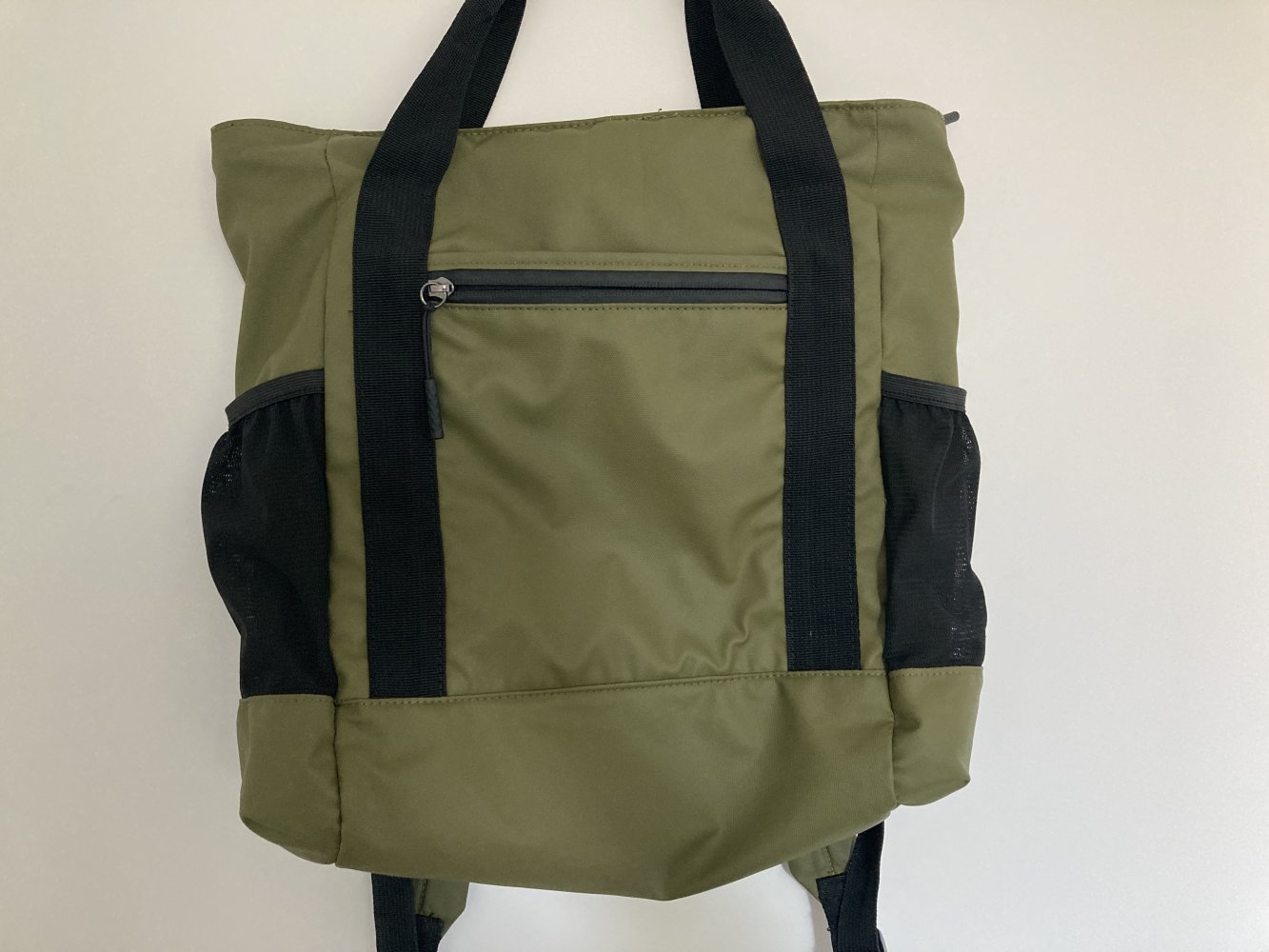 Wasserfester Rucksack olivgrün von An other A