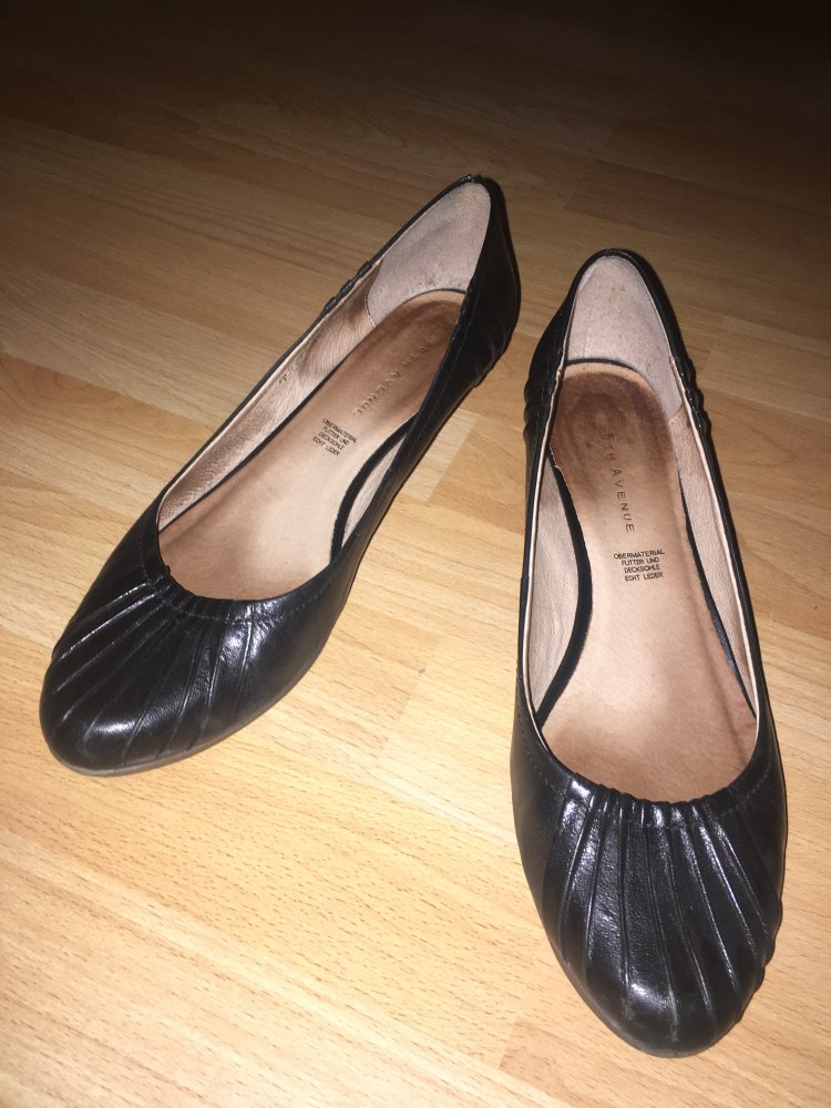Schwarze Wedges