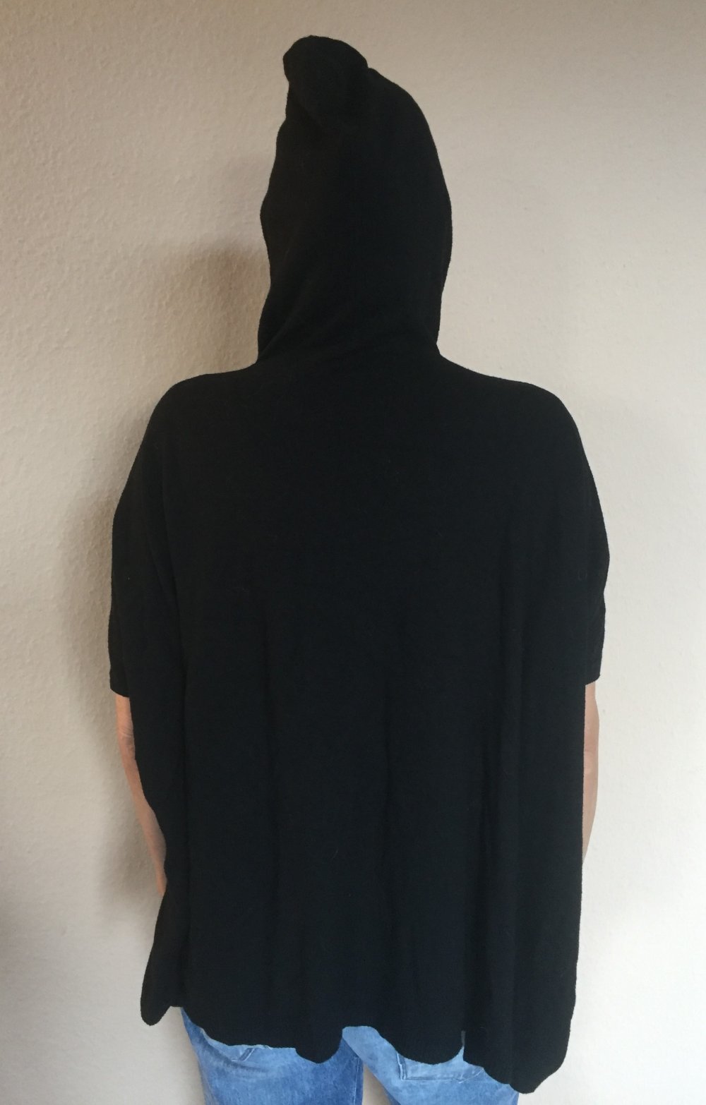 Vestino Hoodie Pullover Gr.L Kurzarm schwarz in Poncho Optik, kuschelig weich und lässiger Schnitt