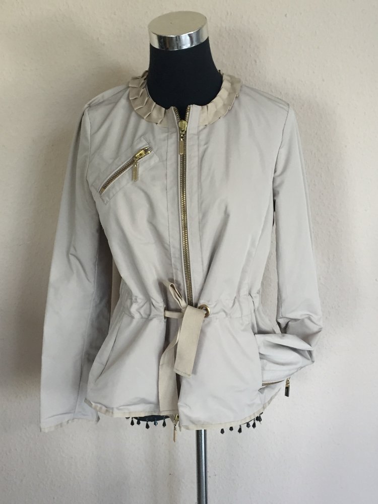 River Woods Übergangsjacke Gr.S leicht unterfüttert, kragenlos, mittig raffbar, Top Zustand, kaum getragen