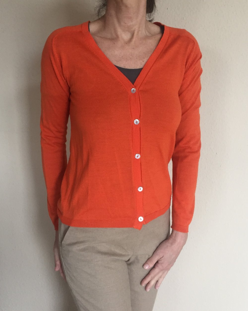 Zara Knit Cardigan Strickjacke Gr. 36/S Orange mit Perlmuttknöpfen, super Feinstrick
