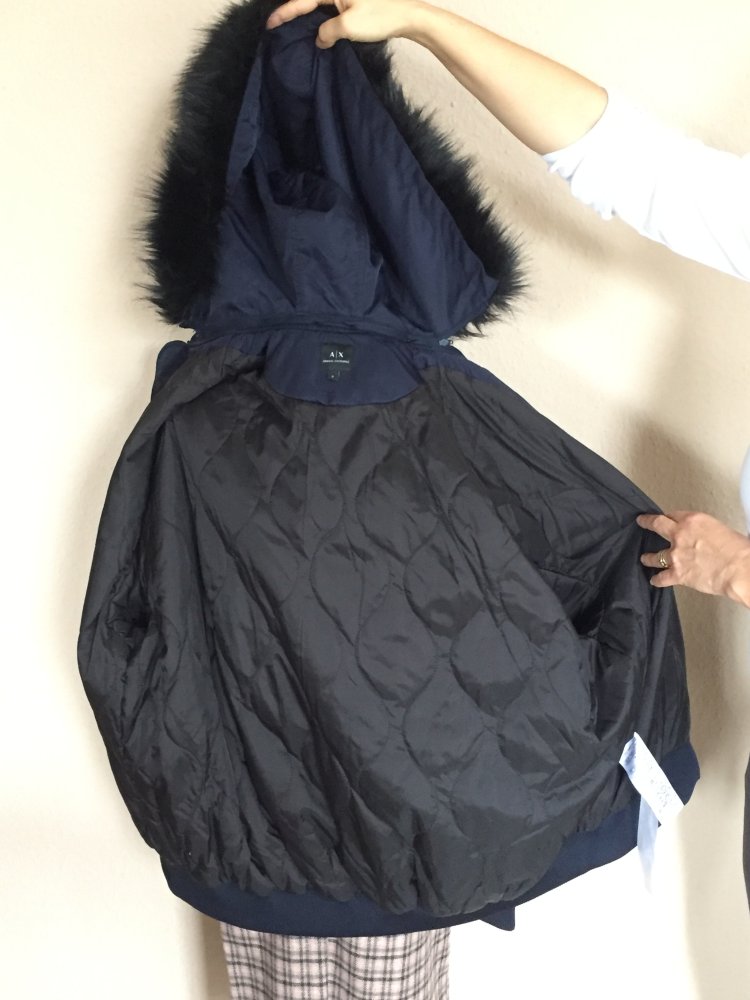 Armani Exchange Bomber Winterjacke mit Kapuze Gr.S/M dunkelblau, die Kapuze mit Kunstpelz