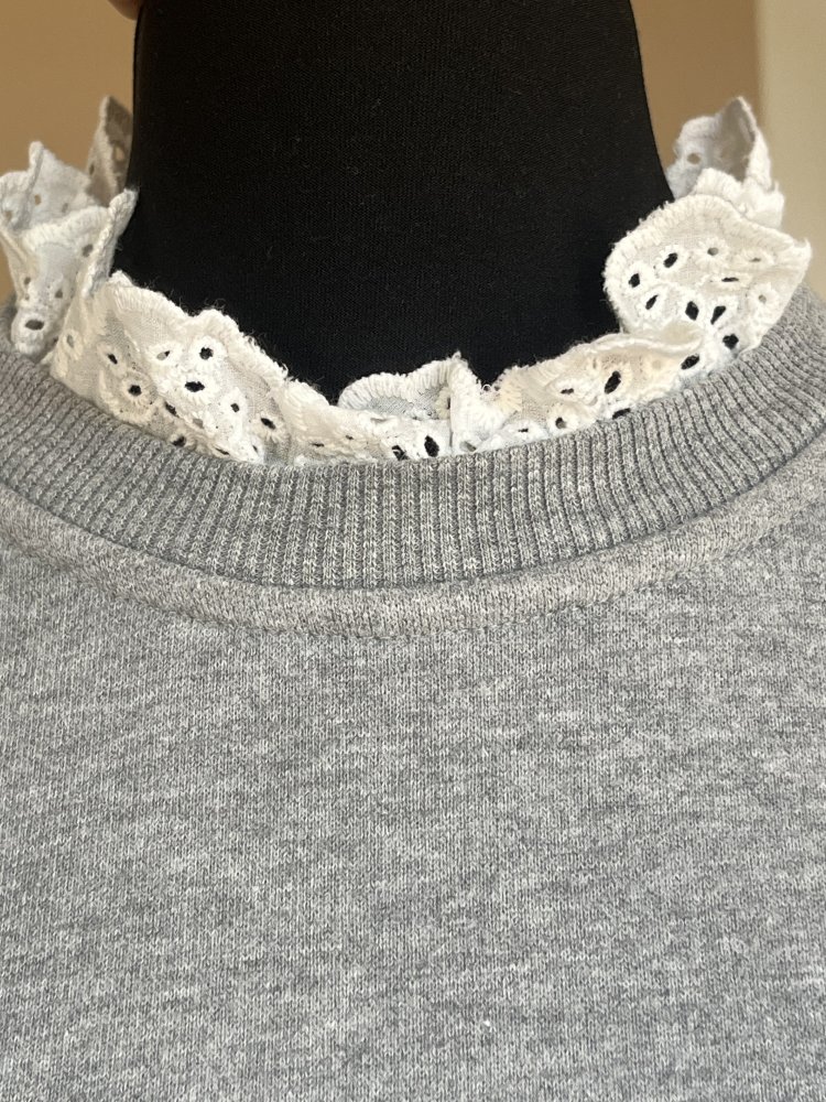 MNG Mango Basic Sweatshirt mit weißem Kragen Gr.S hellgrau