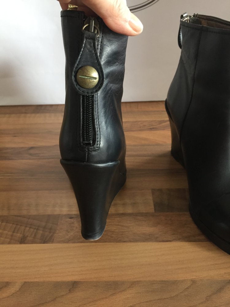 Gerard Darel Voll Leder Stiefeletten Gr.39 mit Keilabsatz schwarz mit Reißverschluss hinten
