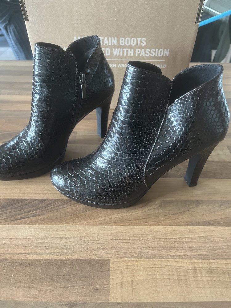 Tamaris Snakeprint High Heel Kunstleder Stiefeletten Gr.39 braun mit seitlichem Reißverschluss innen, kaum getragen
