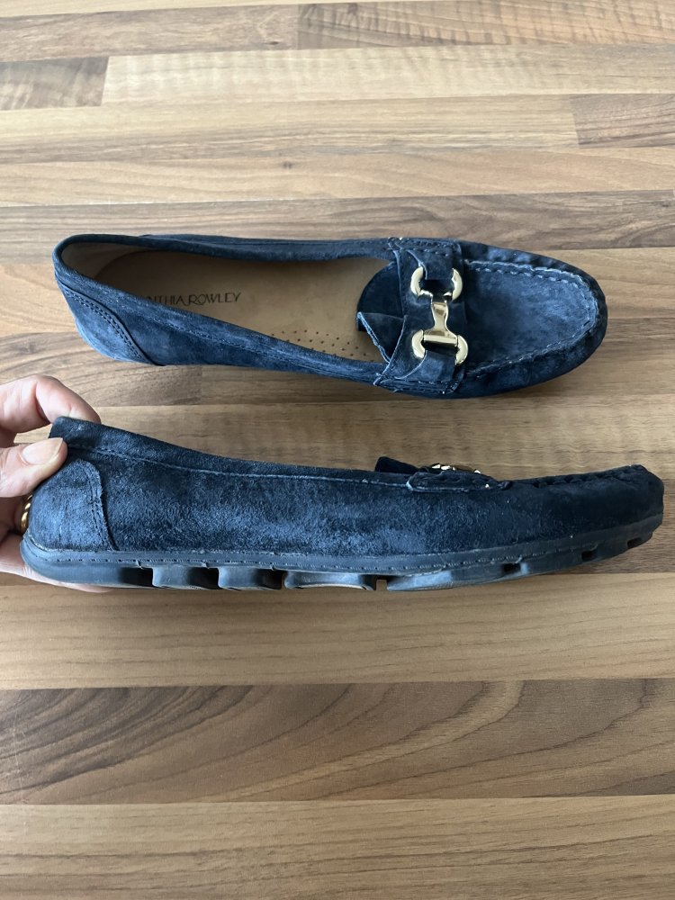 Cynthia Rowley Wild Leder Ballerina Loafer Gr.39 Navy Seeker mit Gold Schnalle und Sohlen im T / Doppel D Stil