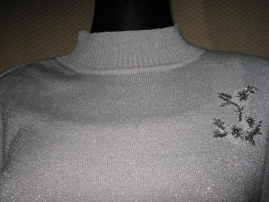 NEU * Original 70er Jahre VINTAGE * DESIGNER * Glitzer- Lurex * Blüten * Perlen * Stickerei * Feinstrick * Pullover * Gr. 36- 38/ S- M * silber *