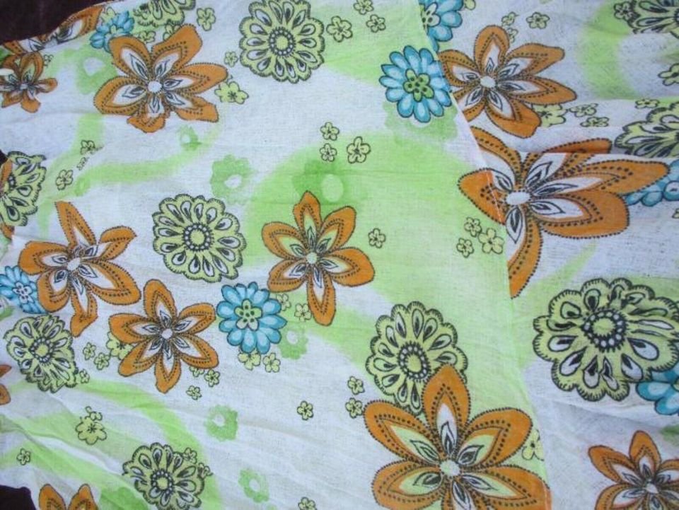 NEU * 70er Jahre * Blumen * Blüten * Flower Power * Elfen * Festival * Hippie * Style * Knitter * Crinkel * Seiden Chiffon * Zipfel * Rock 