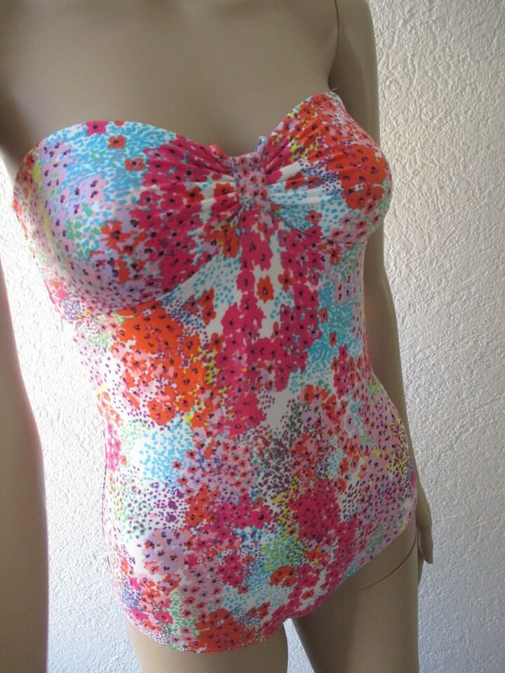 NEU * Sexy * ausgefallen * Mille * Petit Fleurs * Blumen * Blüten * Flower- Power * Neckholder * Badeanzug * Body * Einteiler 
