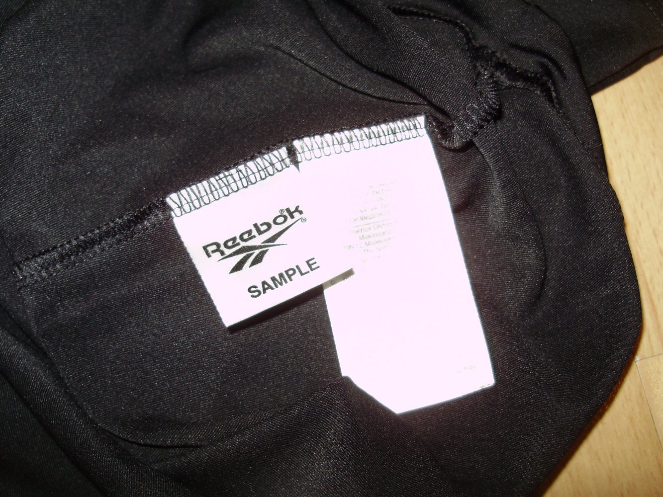Reebok Shirt schwarz V-Ausschnitt Gr M wie neu