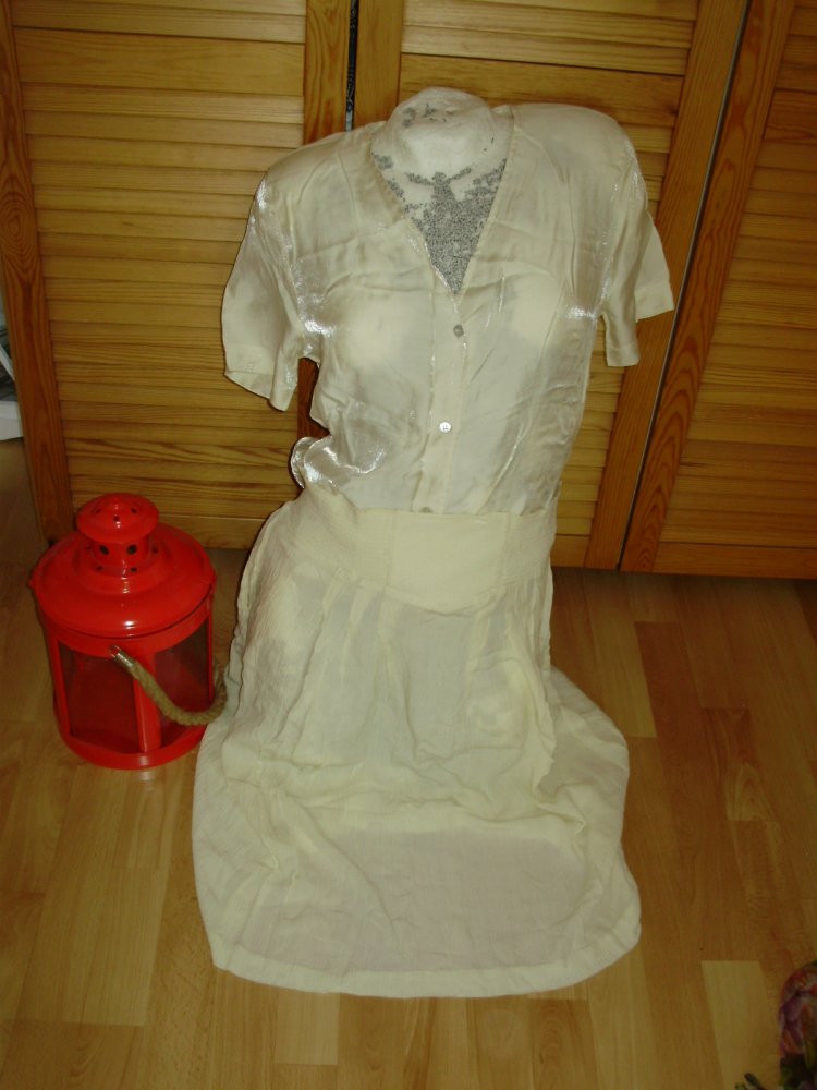 Outfit 8: Via Rock beige + Bluse beige + Oberteil zart 40