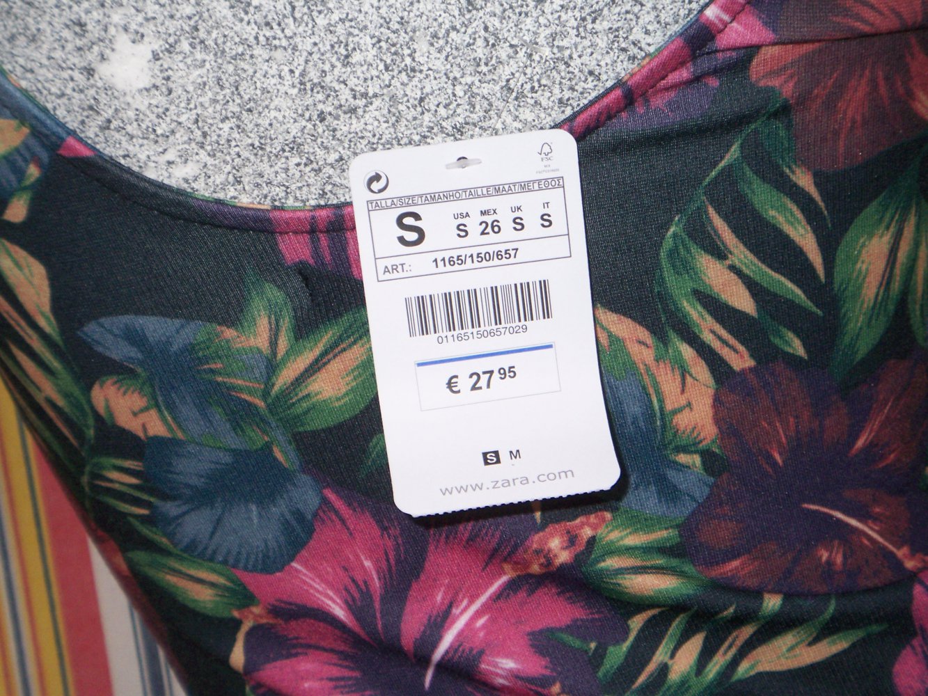 zara Kleid Etui Blumen sexy Stretch S nagelneu mit Etikett