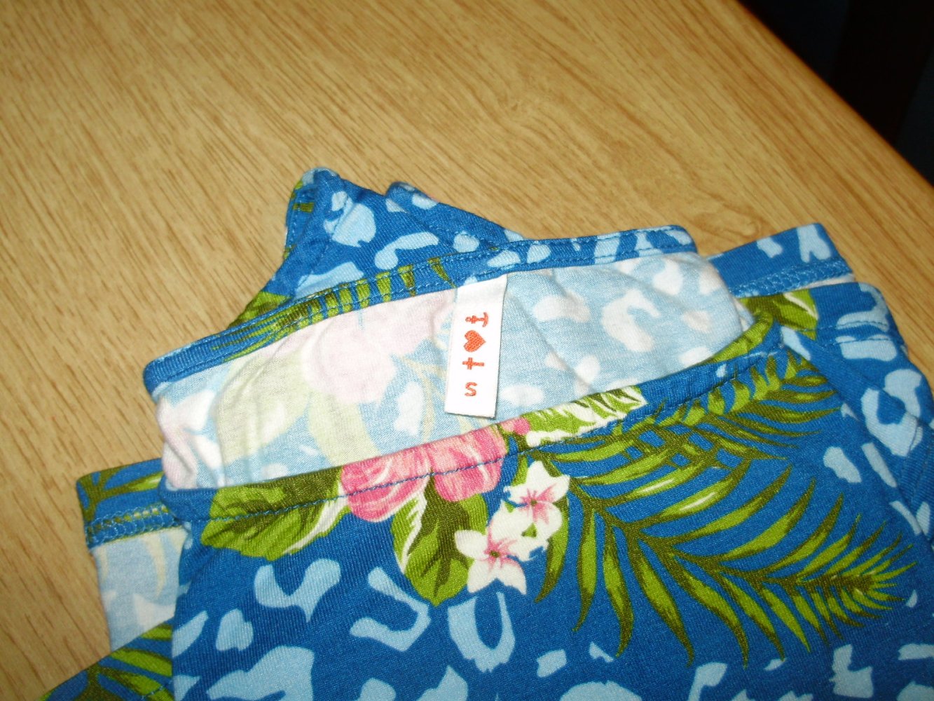 Blutsgeschwister Shirt bunt tropical romantisch S passend