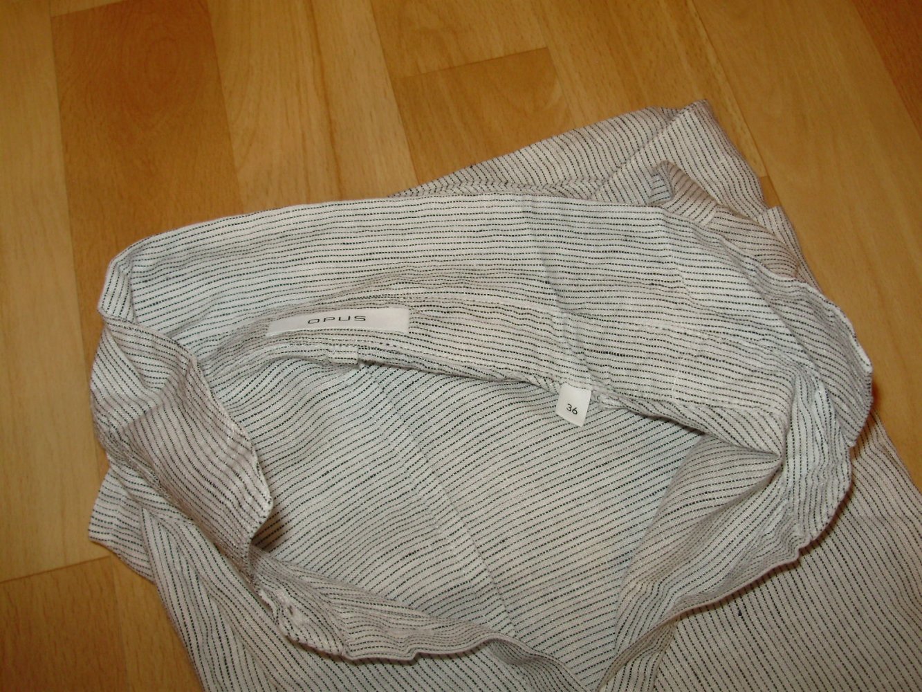 OPUS Bluse weiß zarte Längsstreifen 100% Leinen 36