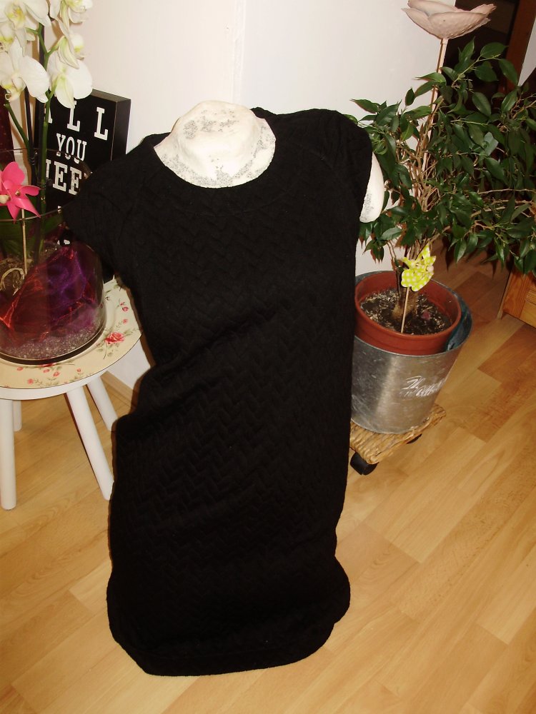 Apparel Kleid schwarz Stretch Etuikleid Wabenmuster Zopfmuster ausgefallen M