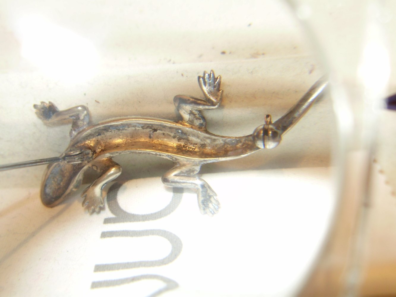 835 Silber Brosche Eidechse Granat Augen alt