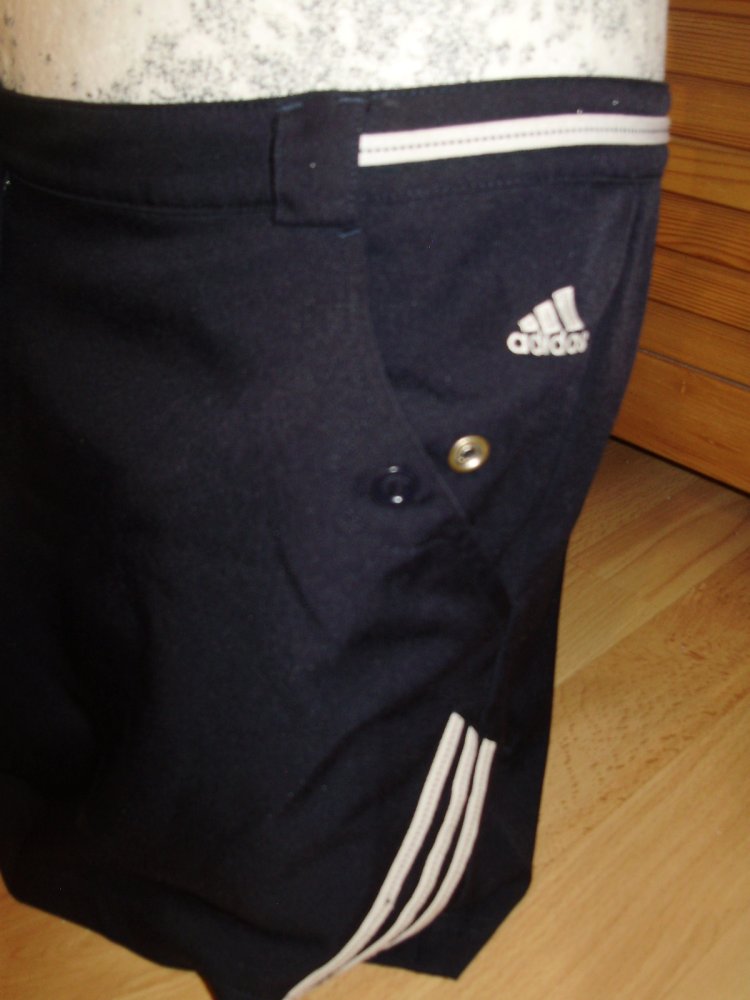 Adidas Shorts blau Taschen mit Drückern 36