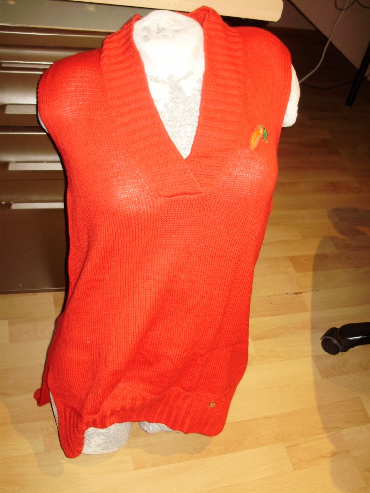 Marc Cain Pullunder rot V Neck lang 100% Schurwolle N2 = M