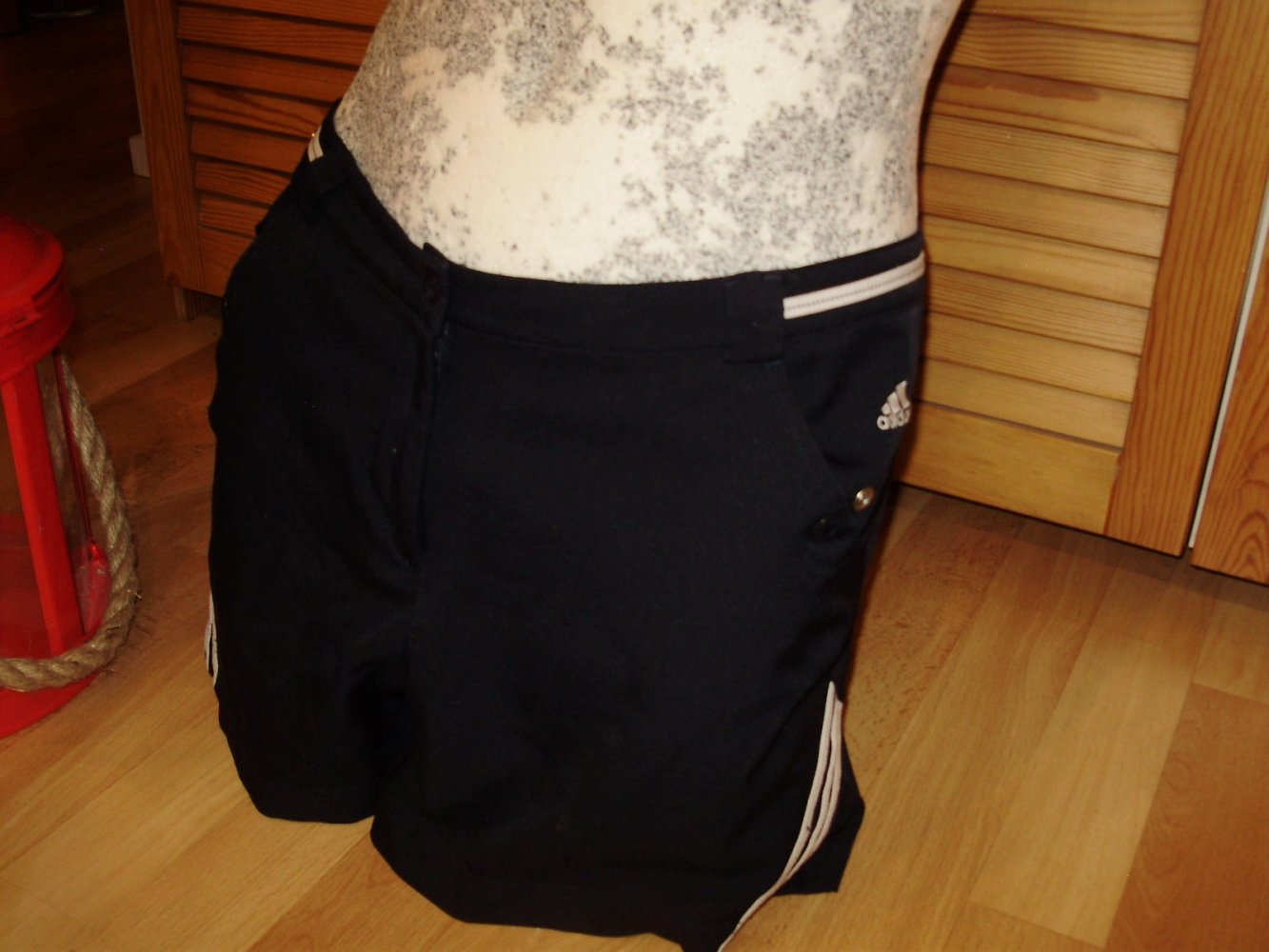 Adidas Shorts blau Taschen mit Drückern 36