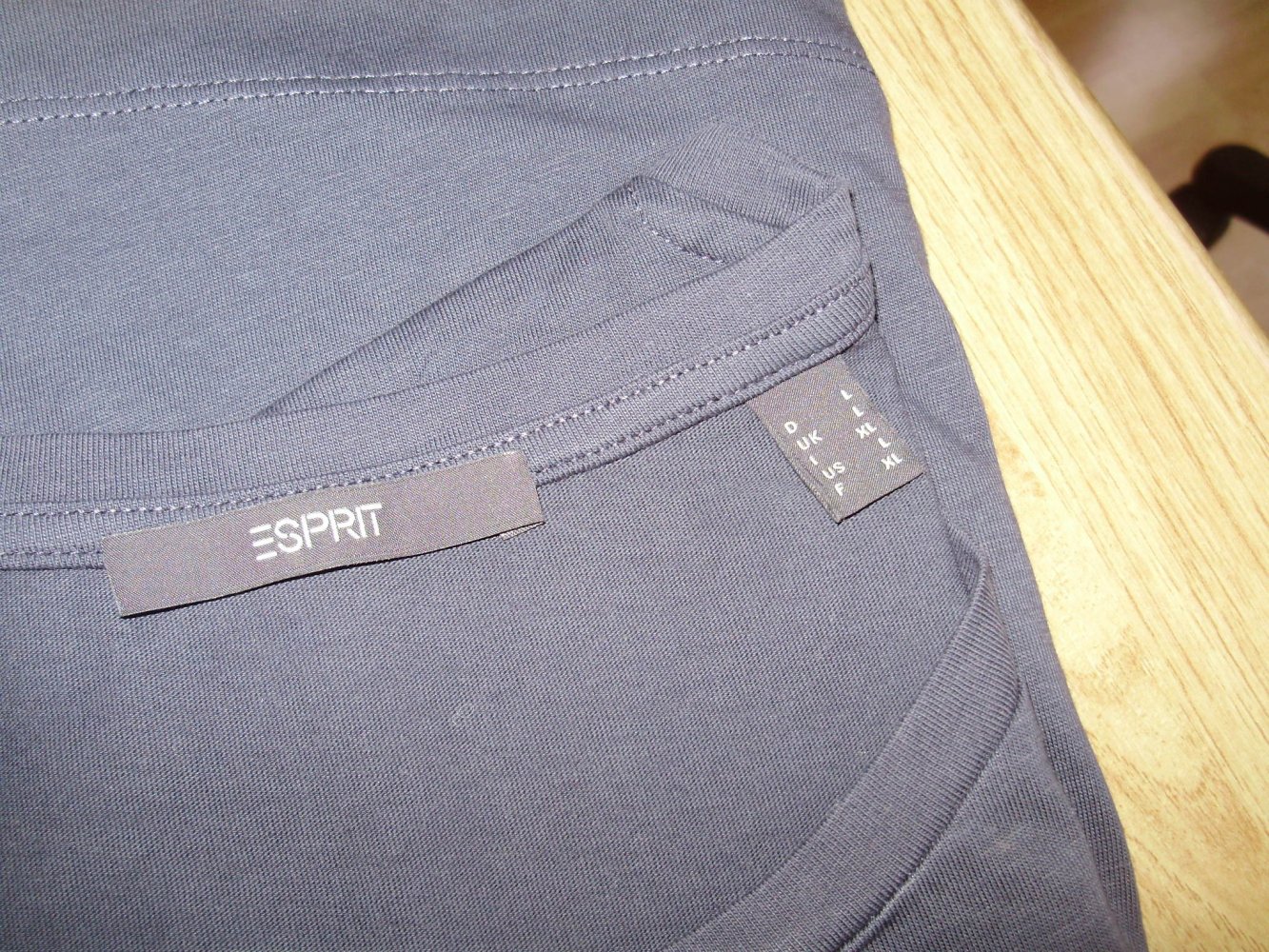 Esprit Top dukelblau Smile Shlitze an den Ärmeln L