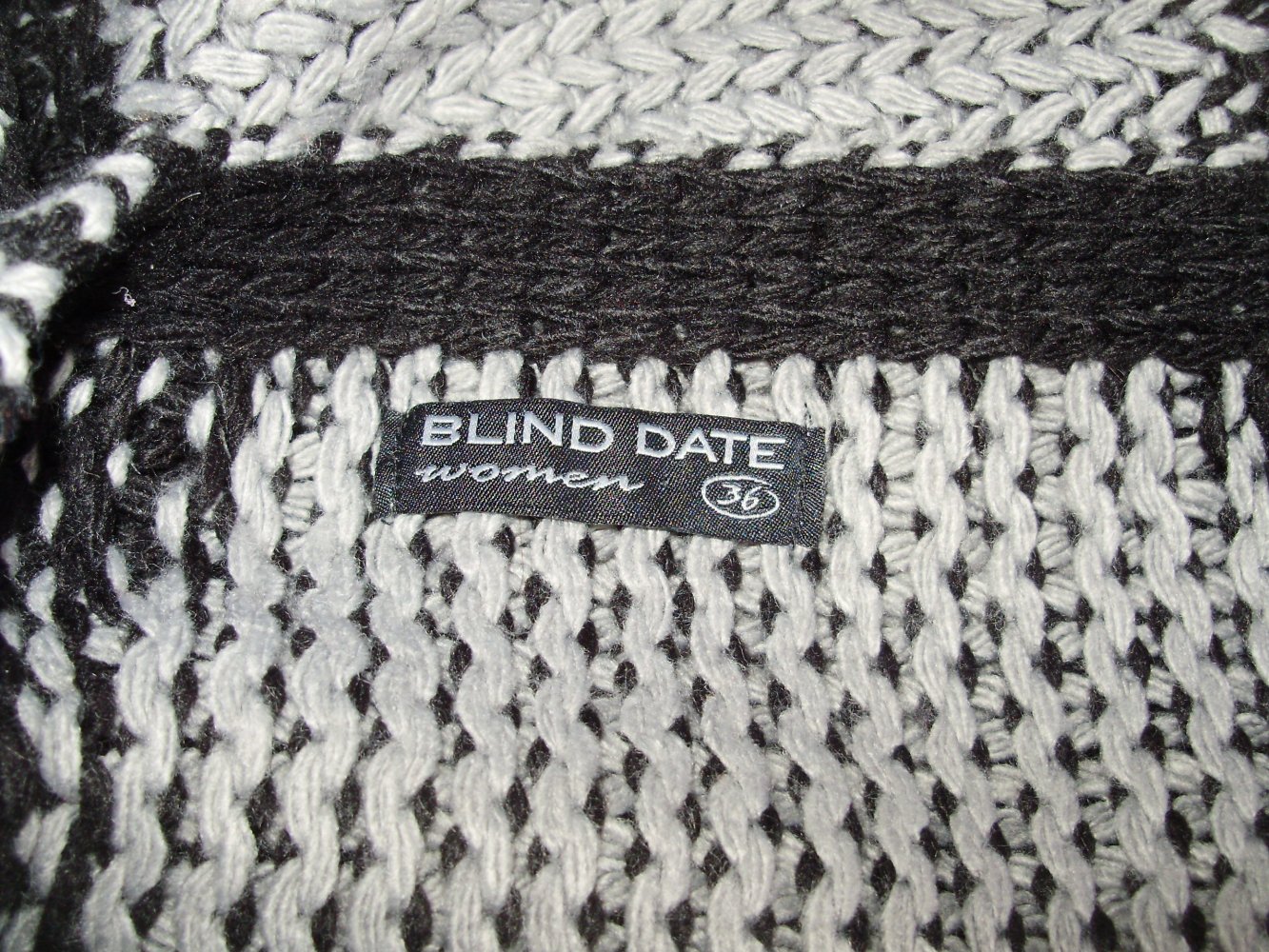 Pullover weit angeschnittene Ärmel grau schwarz 36