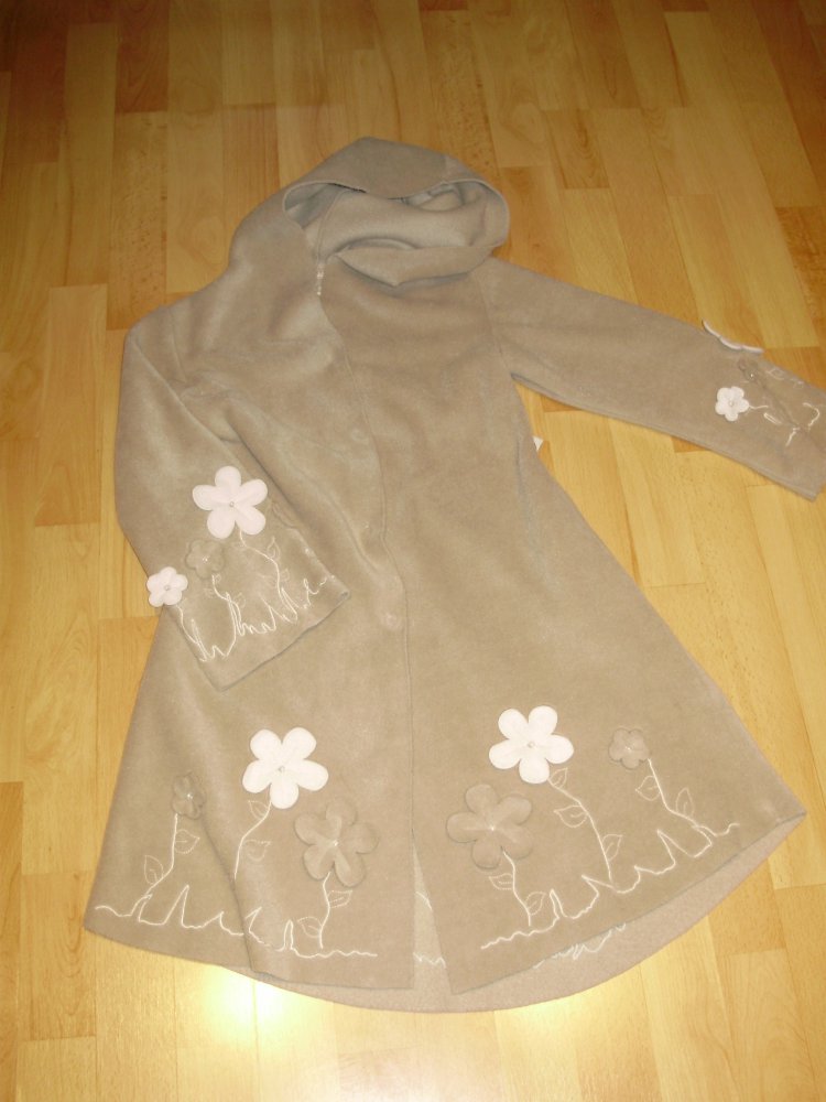 Tina Wudstrup Cardigan Mantel beige Blumenapplikation XS S