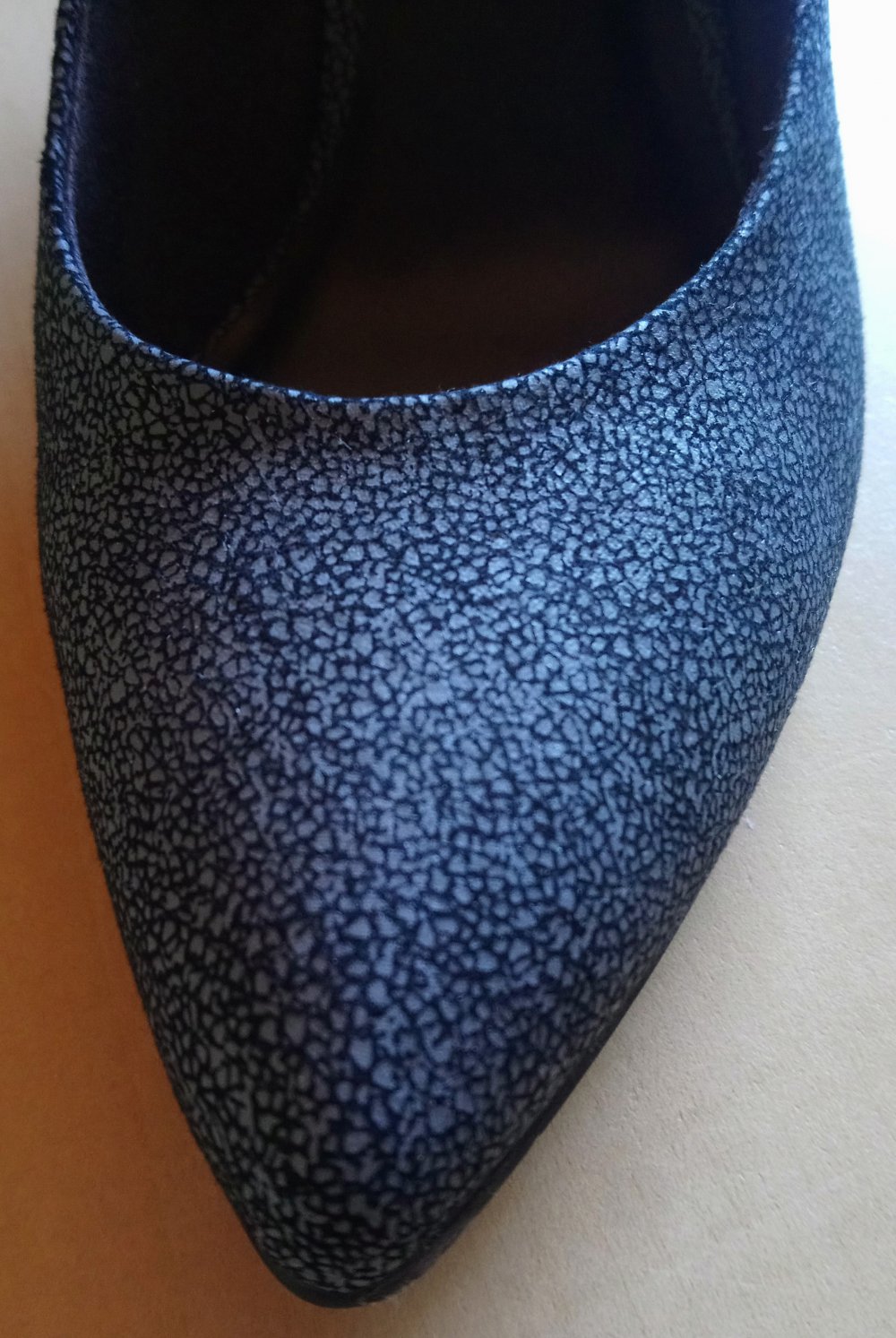 Leicht spitze Pumps 