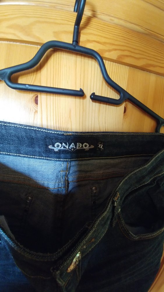 dunkle Jeans