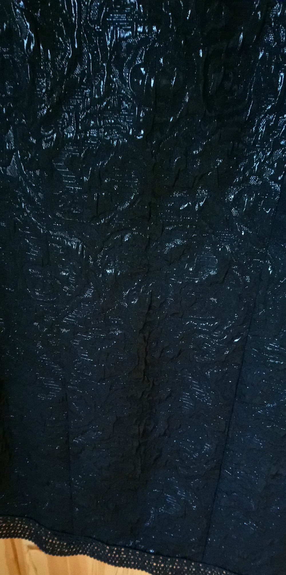 Schwarzes Kleid 