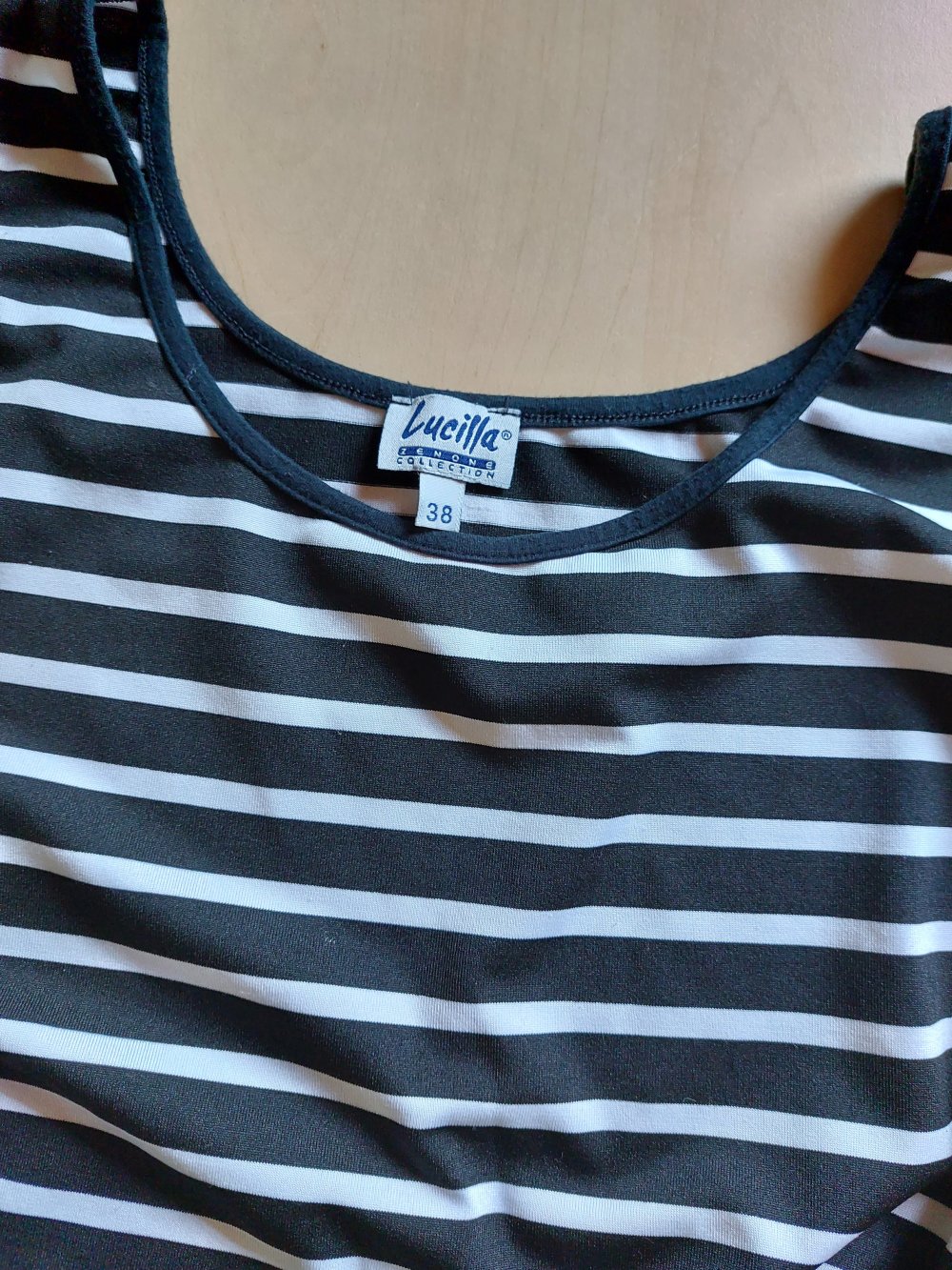 gestreiftes Kleid
