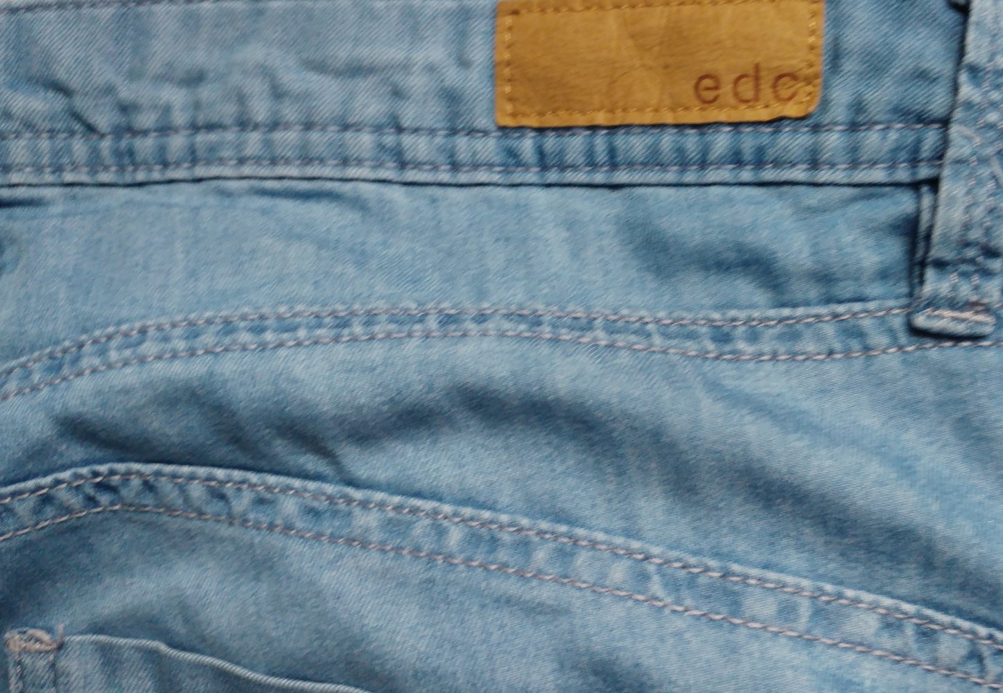 hellblaue 3/4 Jeans