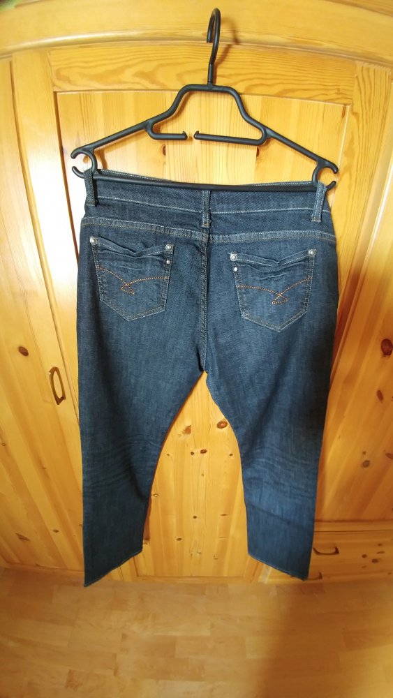 dunkle Jeans