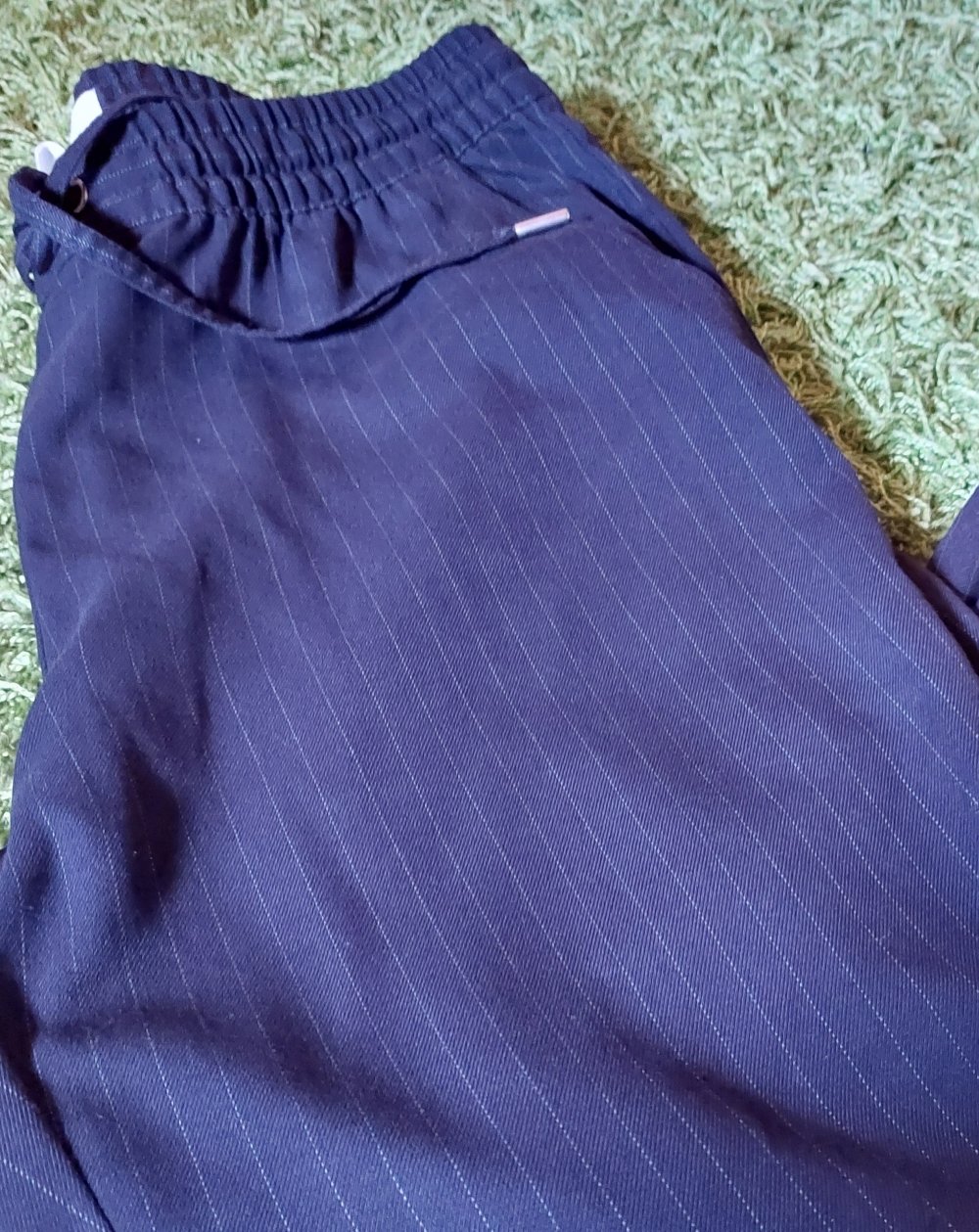 Blaue Stoffhose