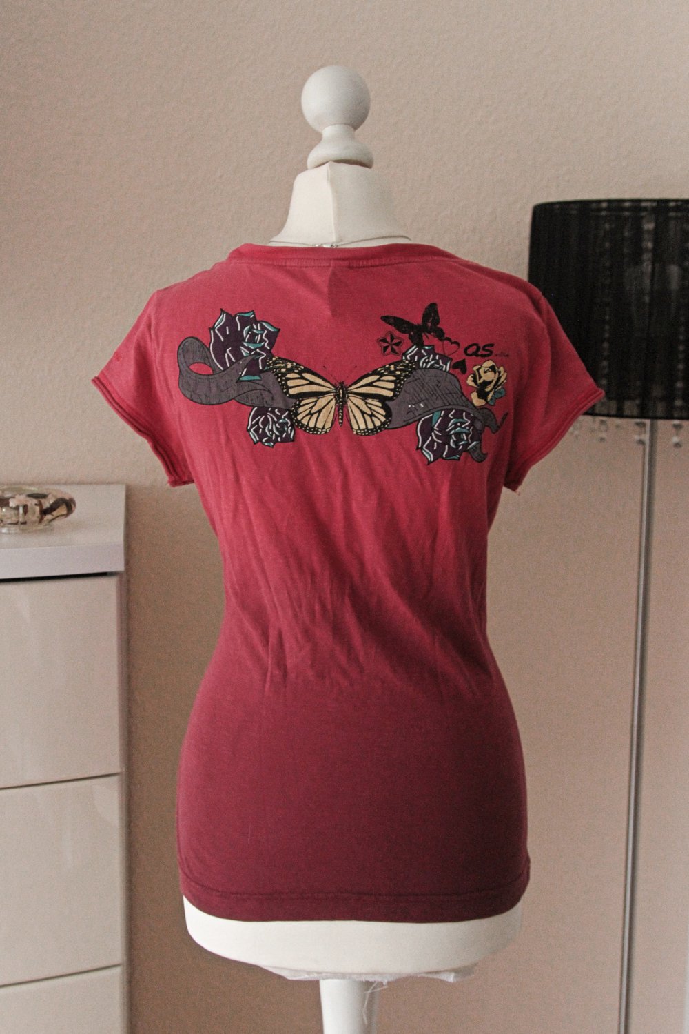hübsches Shirt mit Strasssteinen, Tattoolook