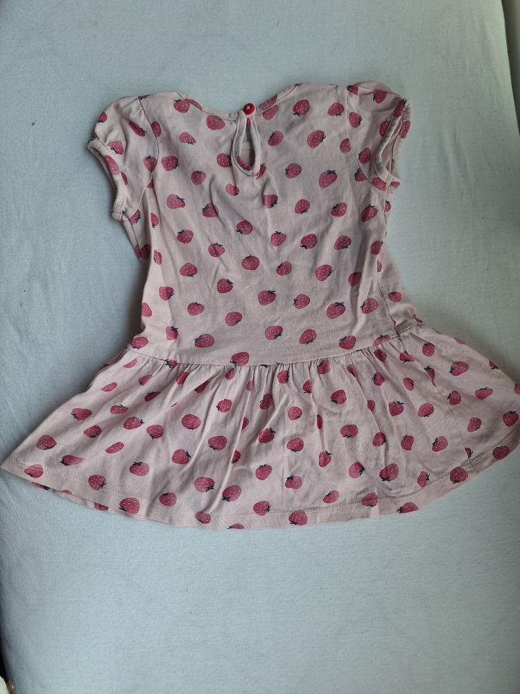 Super niedliches rosa Kleidchen mit Erdbeeren, Gr. 80