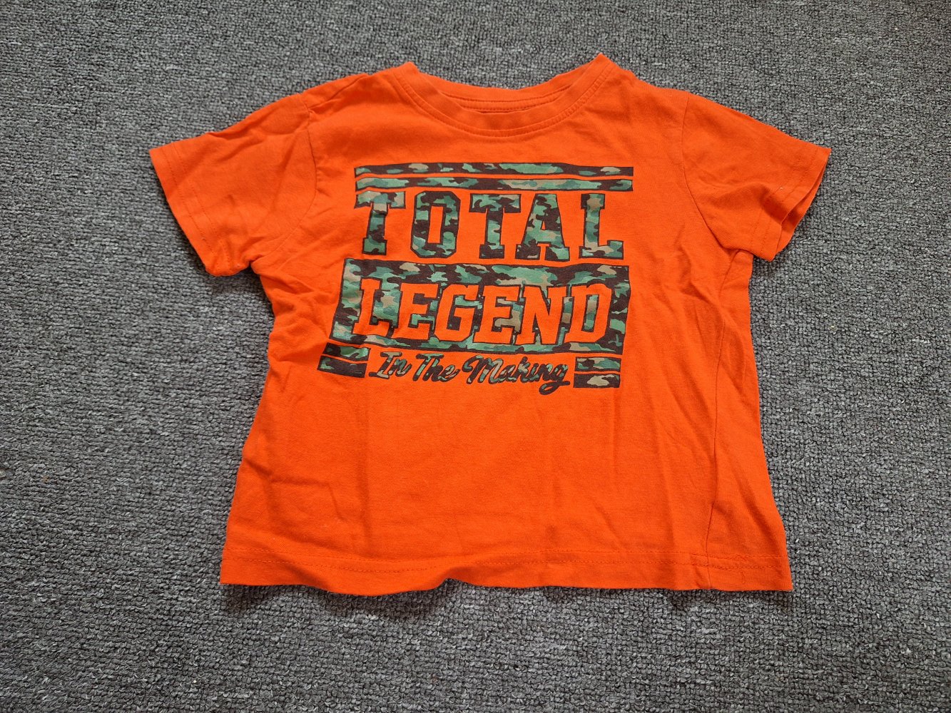 oranges T-Shirt Total Legend in the making ca. Gr. 92