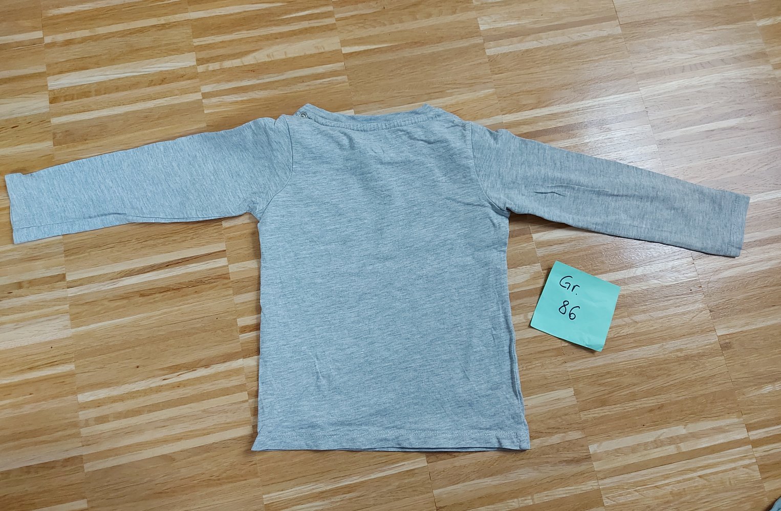 langärmliger grauer Babypullover trop chouette! Gr. 86