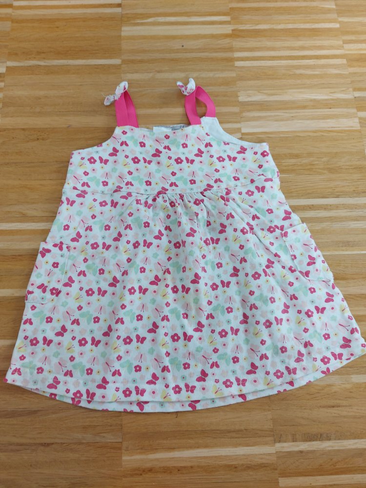 Niedliches Baby-Trägerkleidchen Gr. 74 mit Schmetterlingen und Blümchen 