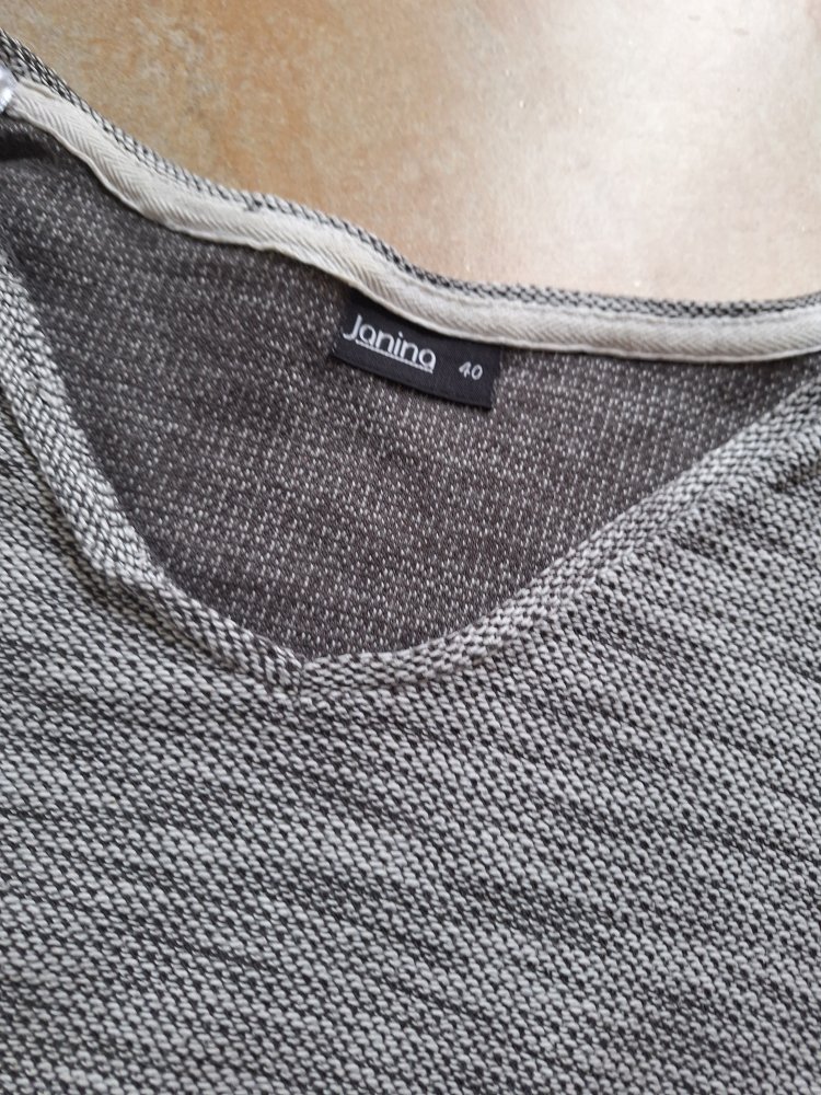 Grau-melierter Pullover mit Dreiviertelärmen Gr. 40