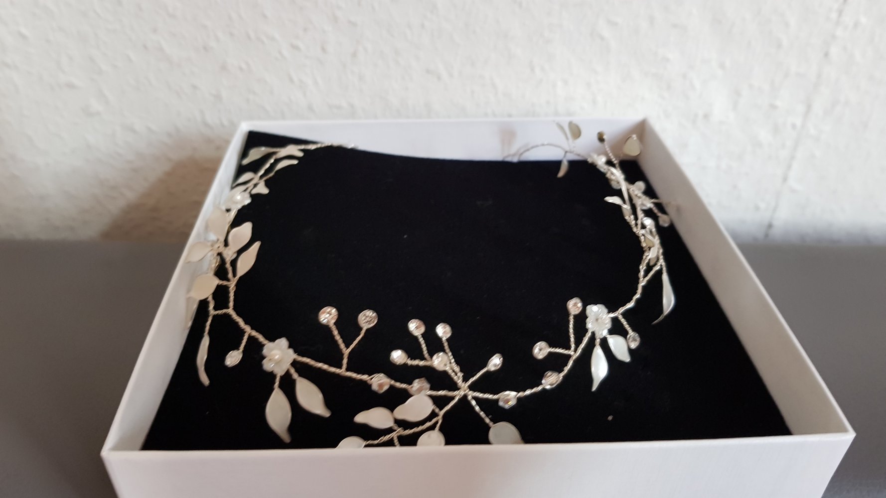 Brauthaarschmuck zart elegantes Brautaccessoire mit Ranken