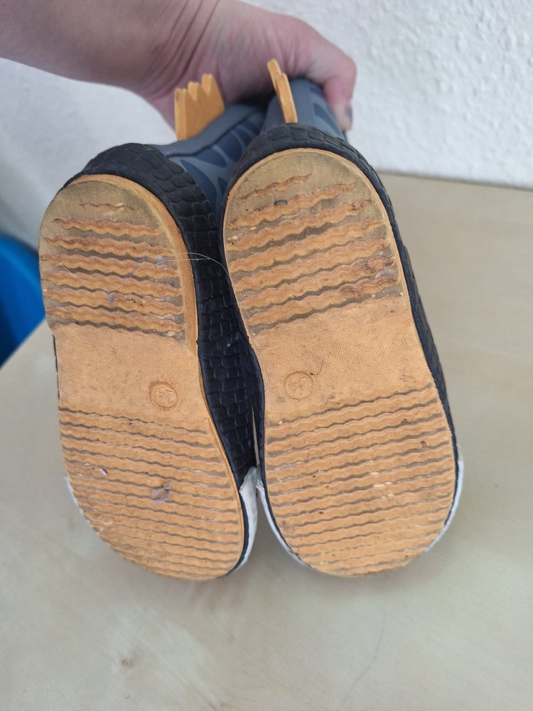 Gefütterte Dino Gummistiefel, Gr. 24 mit Fleece