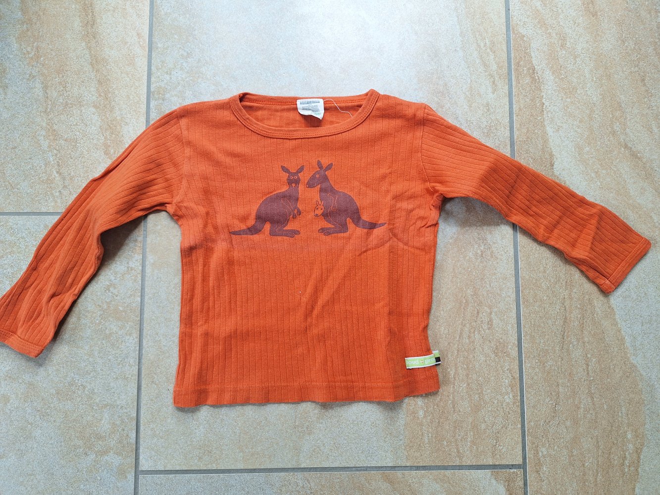 orangefarbener Pullover mit Kängurus, Gr. 98/104 gerippt, unisex