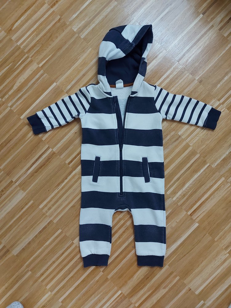 blau-weiß gestreifter Baby-Overall mit Kapuze, Gr. 68