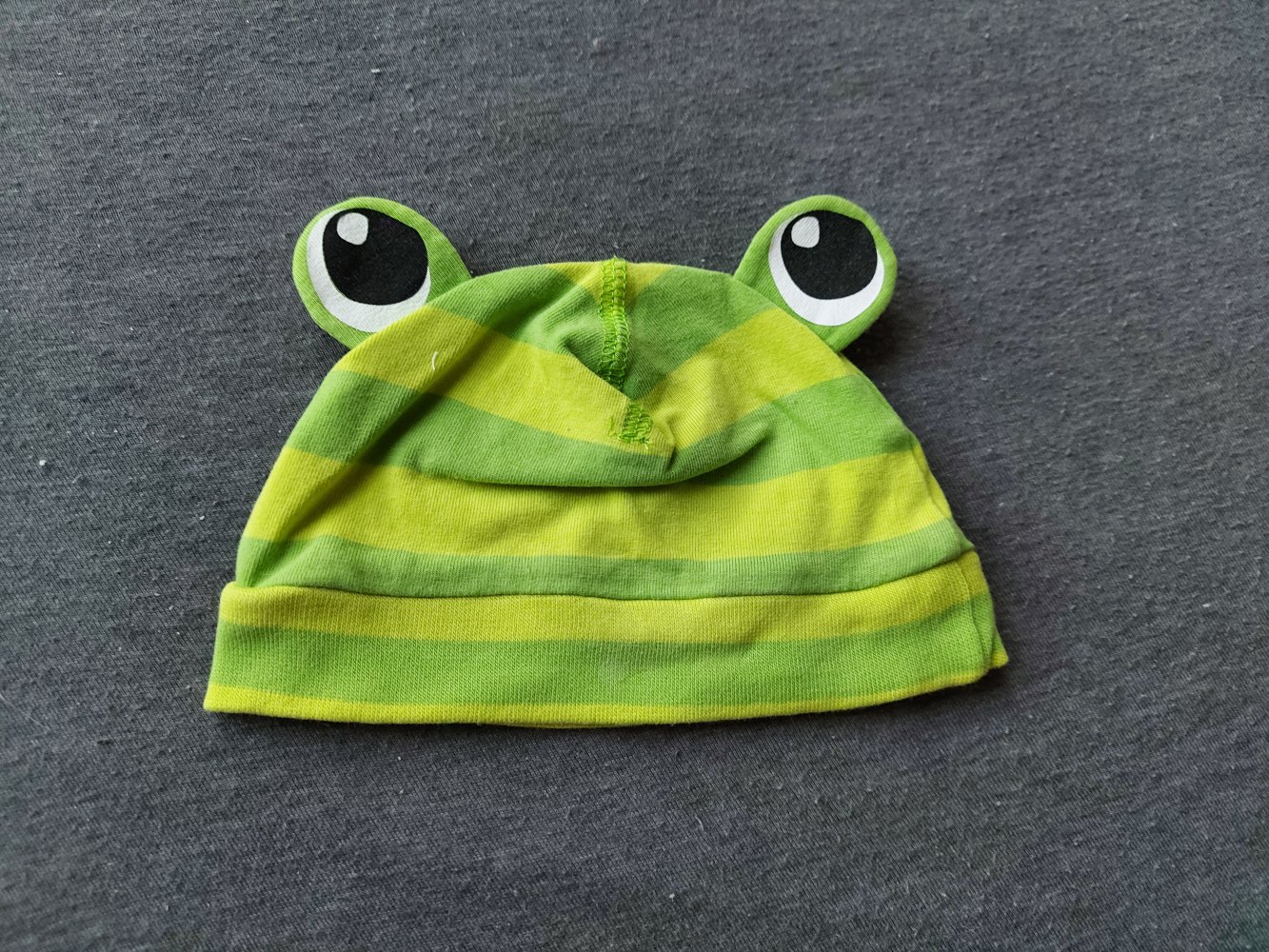 grüne Froschmütze für Babys