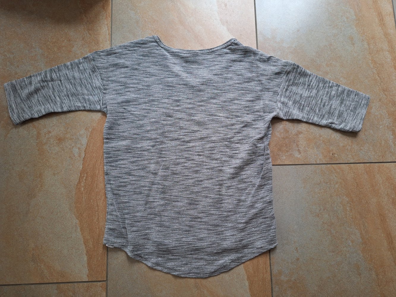 Grau-melierter Pullover mit Dreiviertelärmen Gr. 40