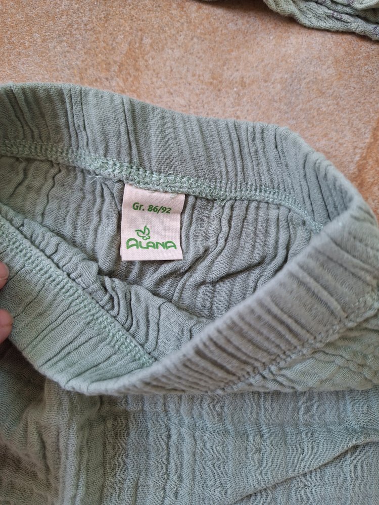 2-teiliges Musselinset: Wickeljacke und kurze Hose Gr. 86/92