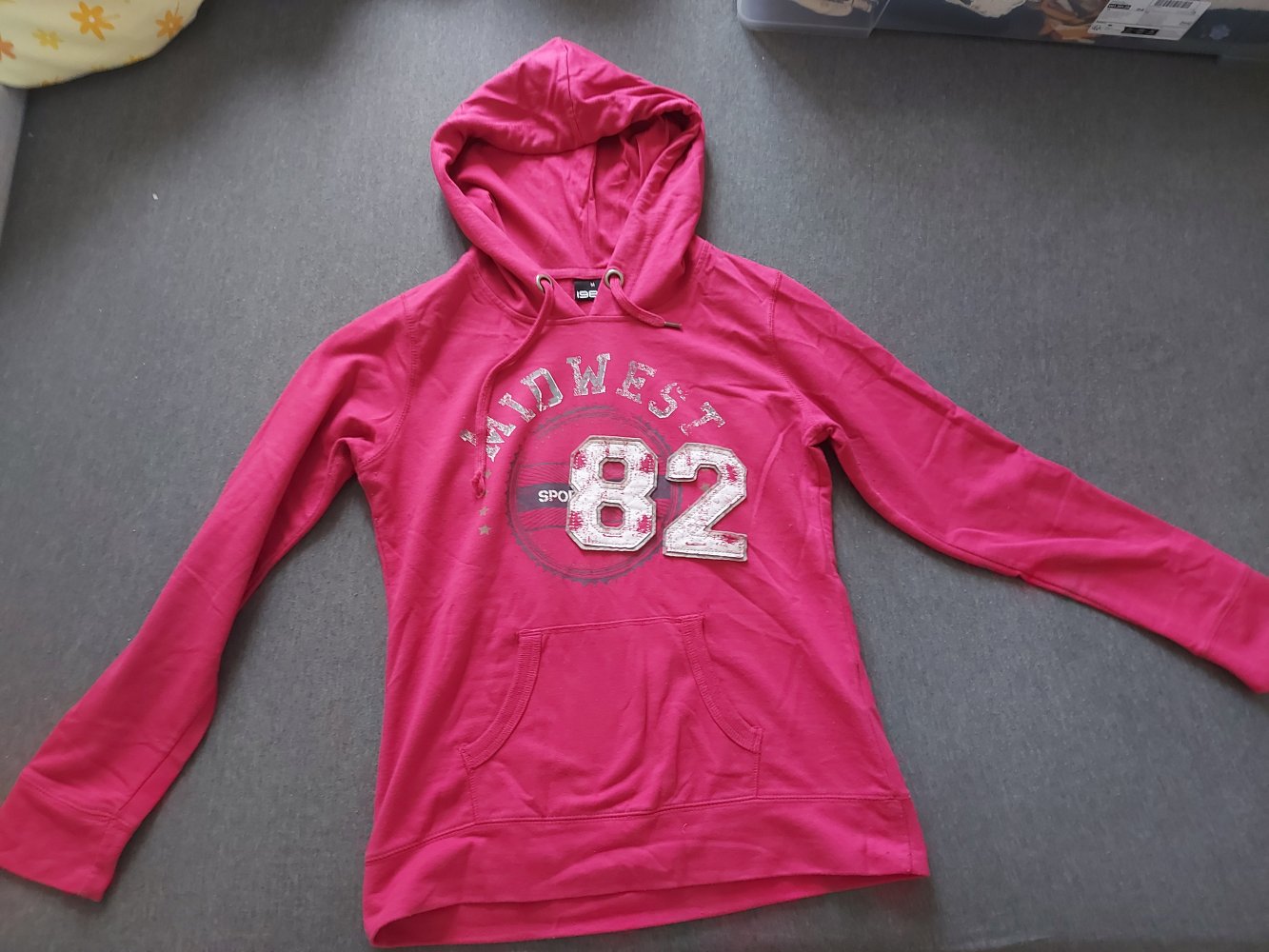 langärmliger pinker Kapuzenpulli, Gr. M 