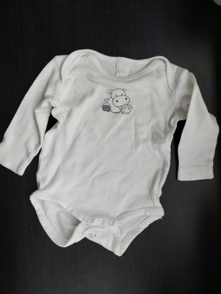 langärmliger weißer Babybody mit Nilpferd, Gr. 50/56 unisex