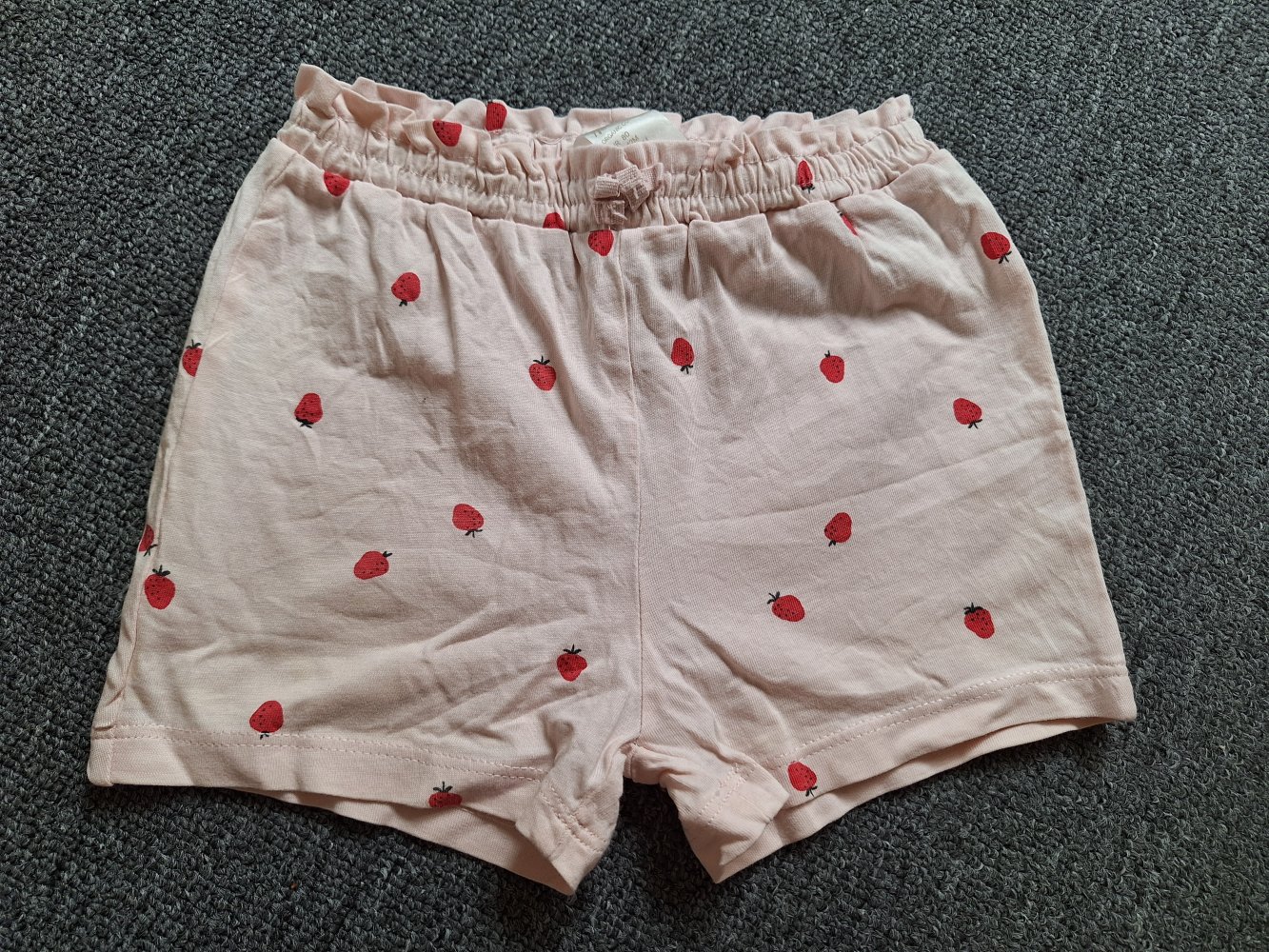 Kurze Hose mit Erdbeeren, Gr. 80 Sommershorts