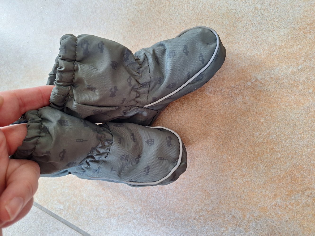 khaki Regenüberzieher / Schneeschühchen Gr. M